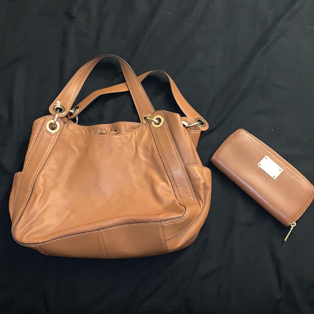 Michael Kors - tan leather bag and wallet set - Picture 1 of 9